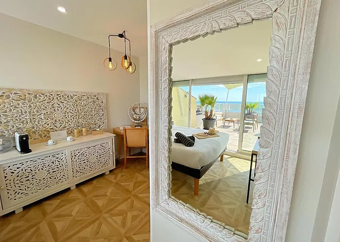 호텔 La Grande Conque 4*